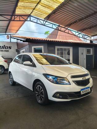 CHEVROLET ONIX 1.4 MPFI LTZ 8V FLEX 4P AUTOMÁTICO CHEVROLET ONIX 1.4 MPFI LTZ 8V FLEX 4P AUTOMÁTICO